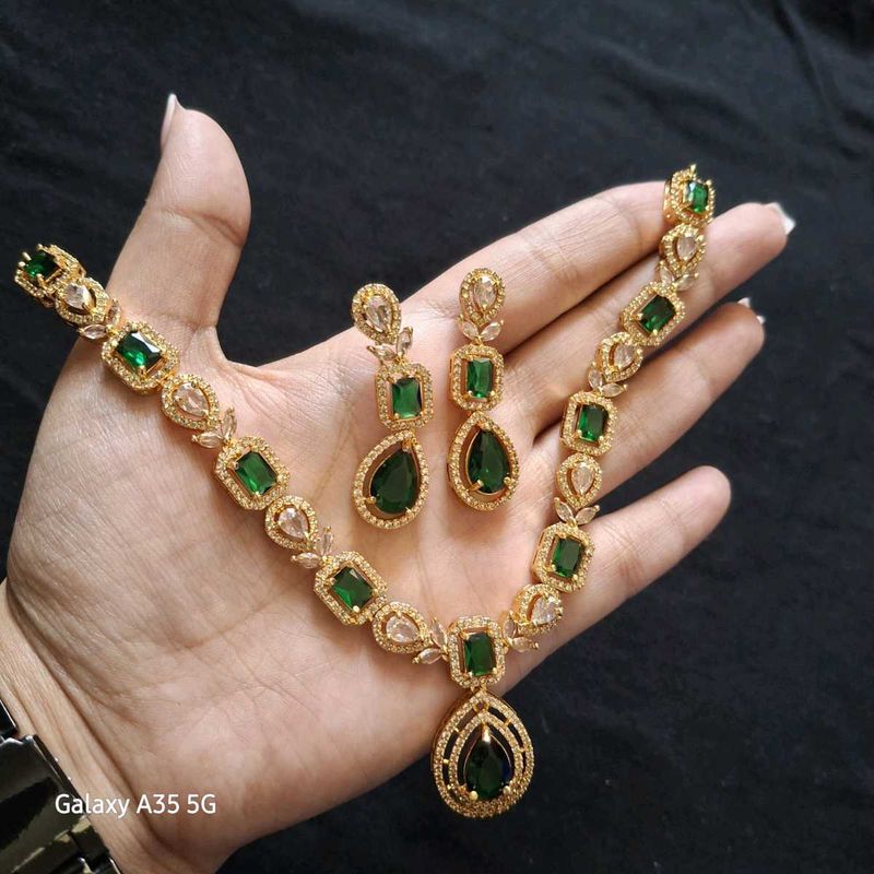 Emerald Necklace Set