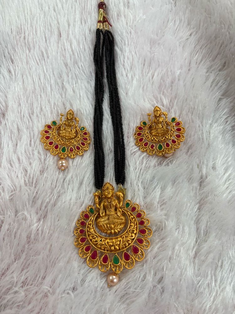 Temple Mangalsutra With Pendent Matching Earrings