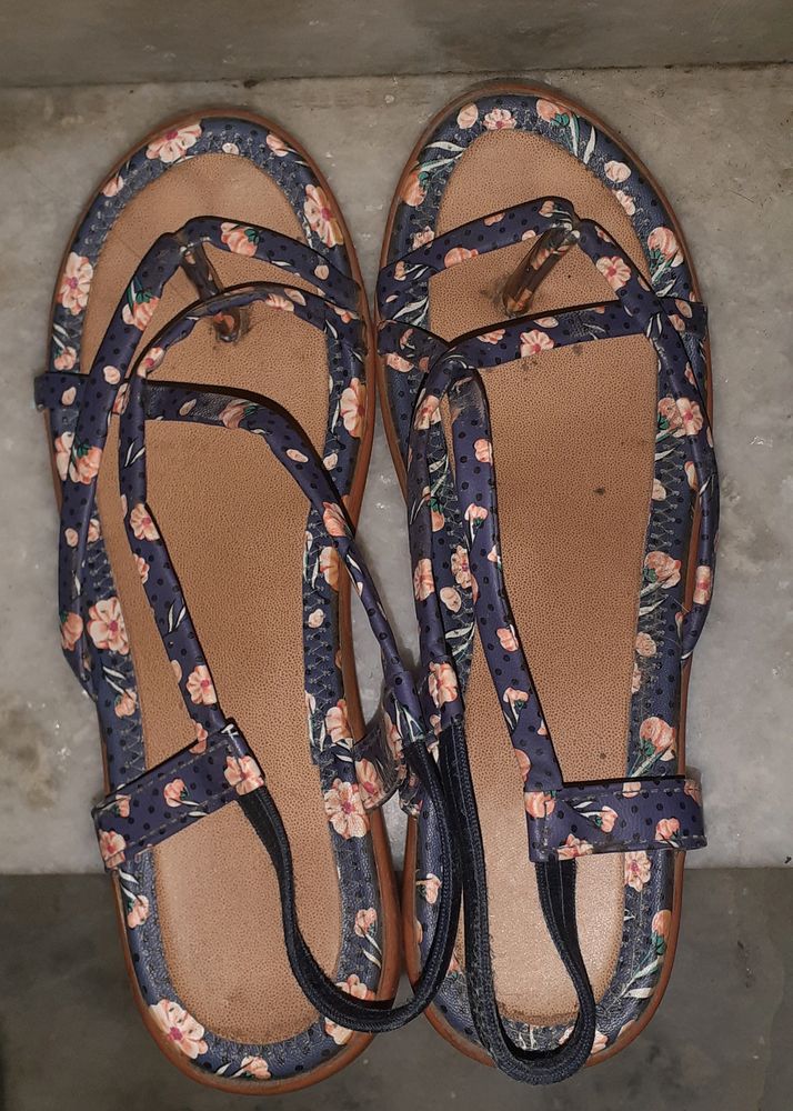 FLORAL SANDALS (USED TWICE)