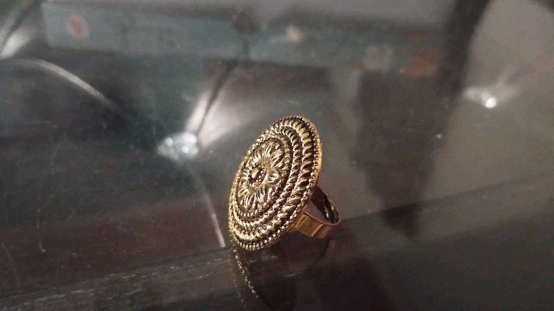 Golden Oxidised Round Ring