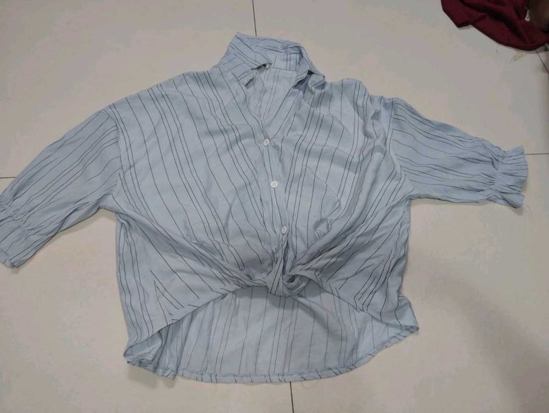 strip light blue twised shirt