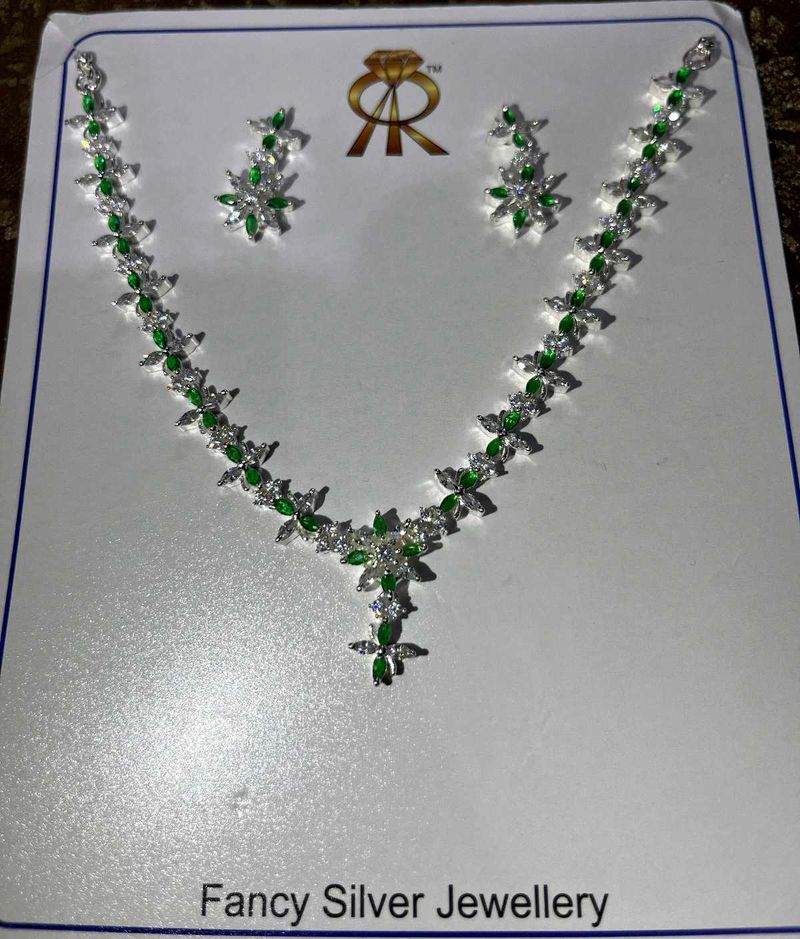 Green Emerald &amp; Silver Jewelry Set