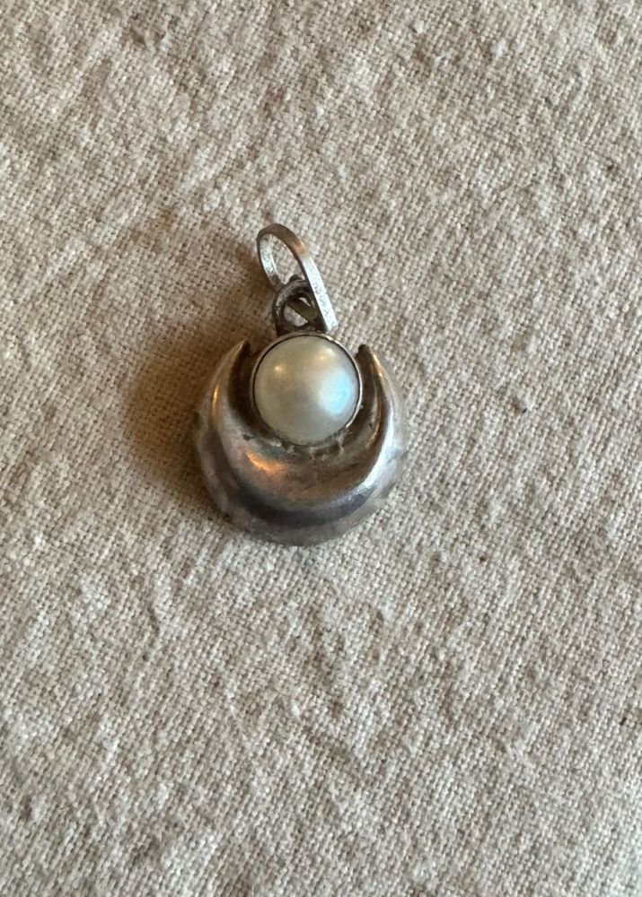 92.5 Silver Pearl Moon Pendant