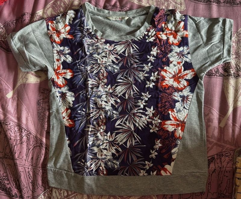 Grey floral tshirt