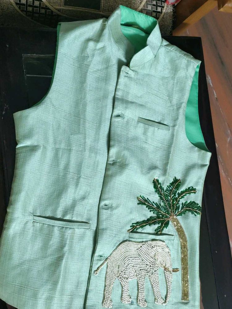 Embroidered Men&#39;s Koti