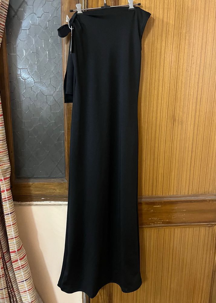 Savana Elegant Black Bodycon Dress