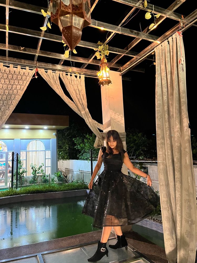 Elegant Black Midi Dress