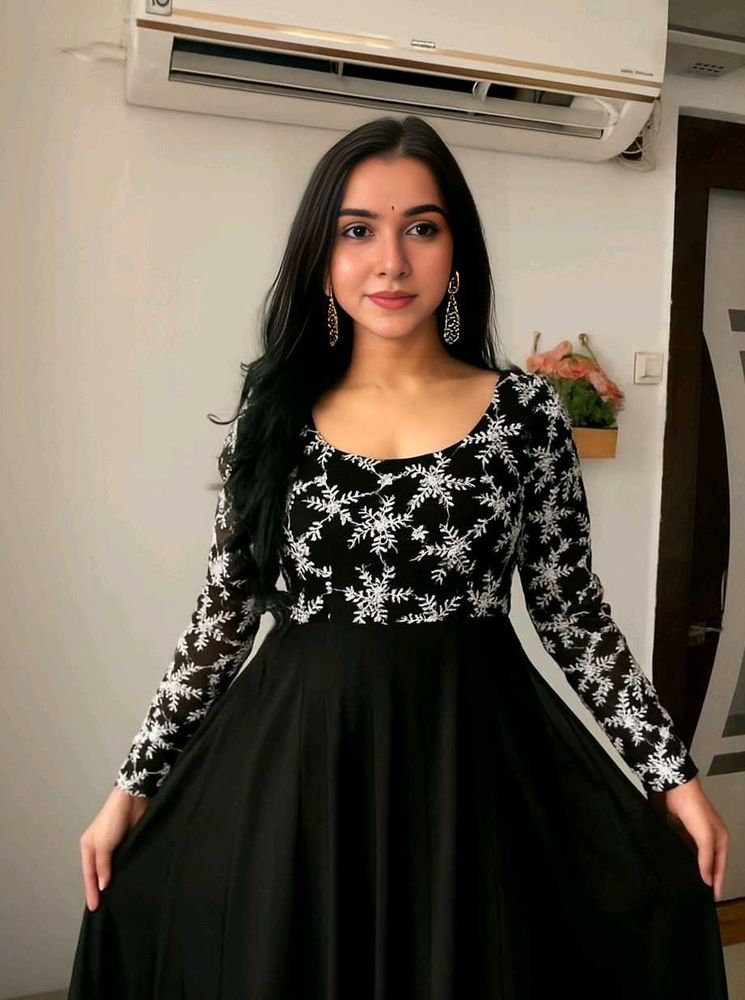 Embroidered Long Georgette Gown ✨