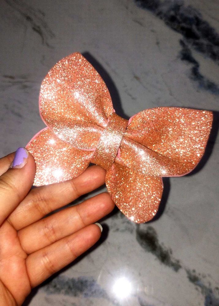 Bow Shaped Hair Clip