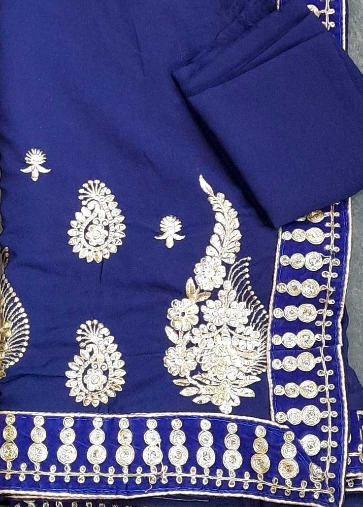 Elegant Navy Blue Saree With Blouse Piece