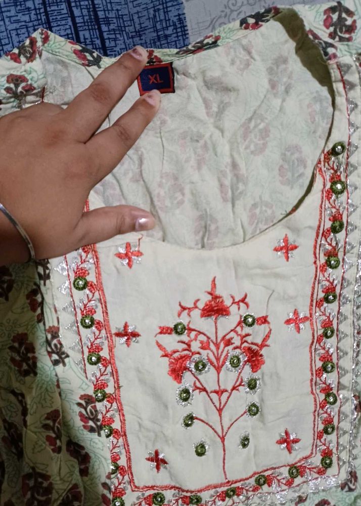 Floral Embroidered Kurti - XL