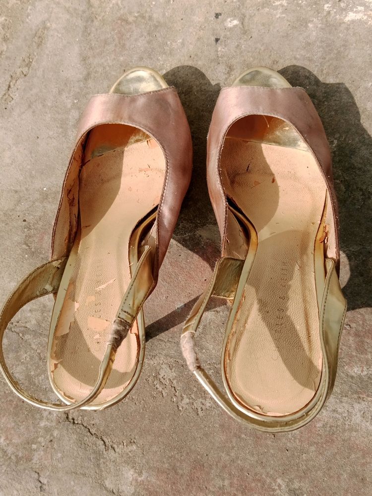 CHARLES &amp; KEITH High Heel(37)