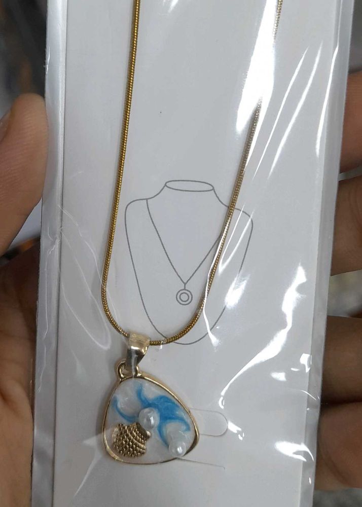 Imported Shell Accent Pendant Necklace
