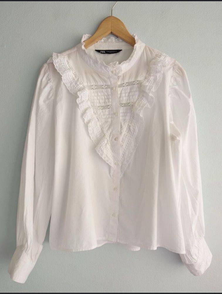 Zara White Embroidered Top Size m