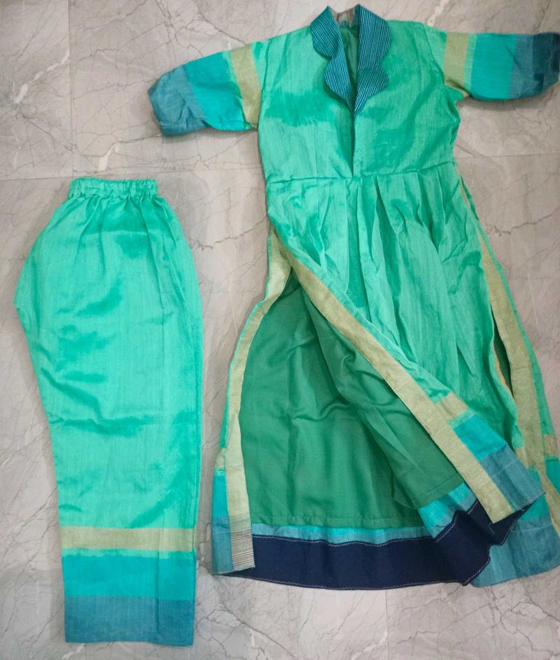 Woman Ethnic Kurta Set