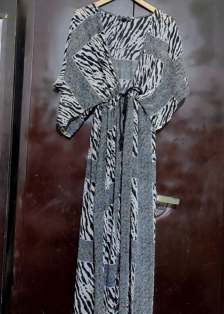 Black &amp; White Stylish Zebra Print Shrug 38 Bust