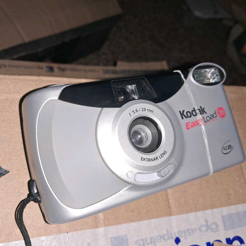 Kodak KZ25 (non Working, Back Cover Broken)