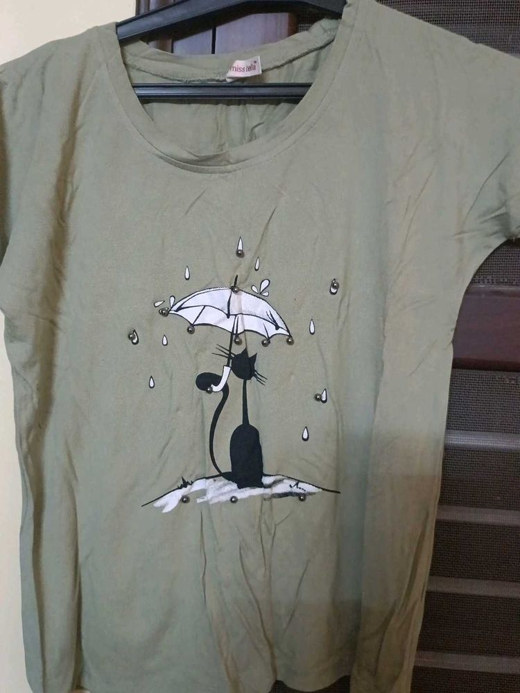 Cute Cat &amp; Umbrella Graphic Tee