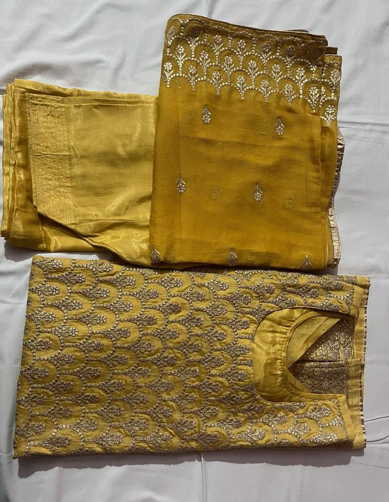 Salwar suit