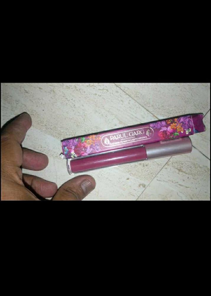 PARUL GARG FEATHER LITE MATTE LIQUID LIPSTICK