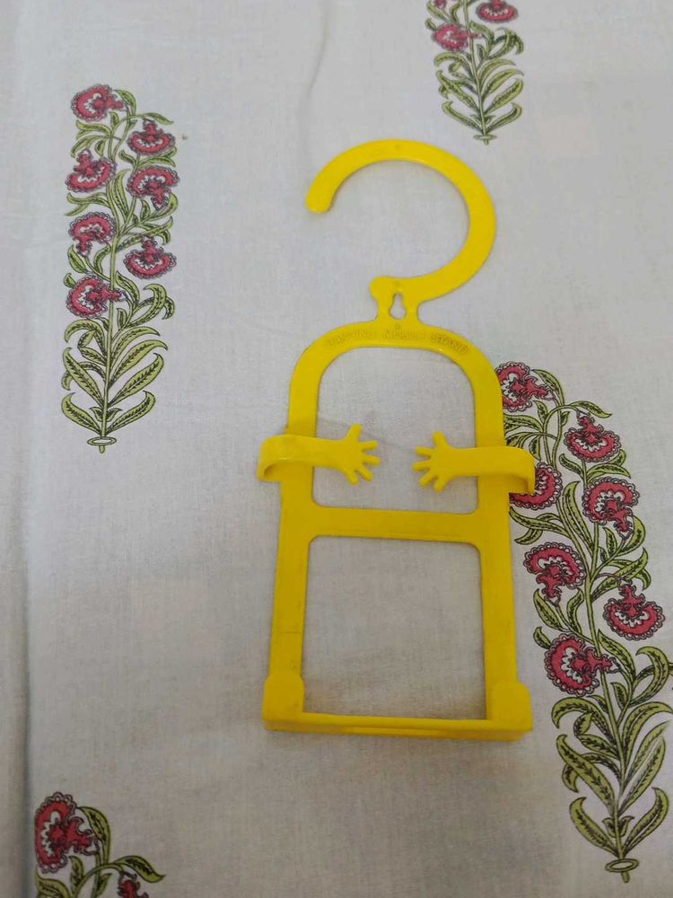 Hanging Mobile Charger