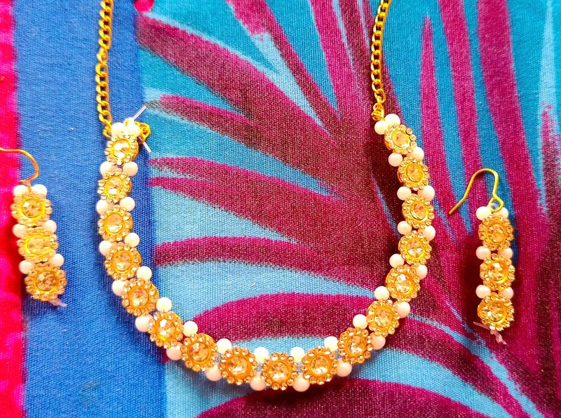 Pearl Choker ✨ With Earrings