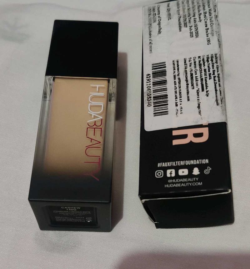 Huda Beauty Faux Filter Foundation