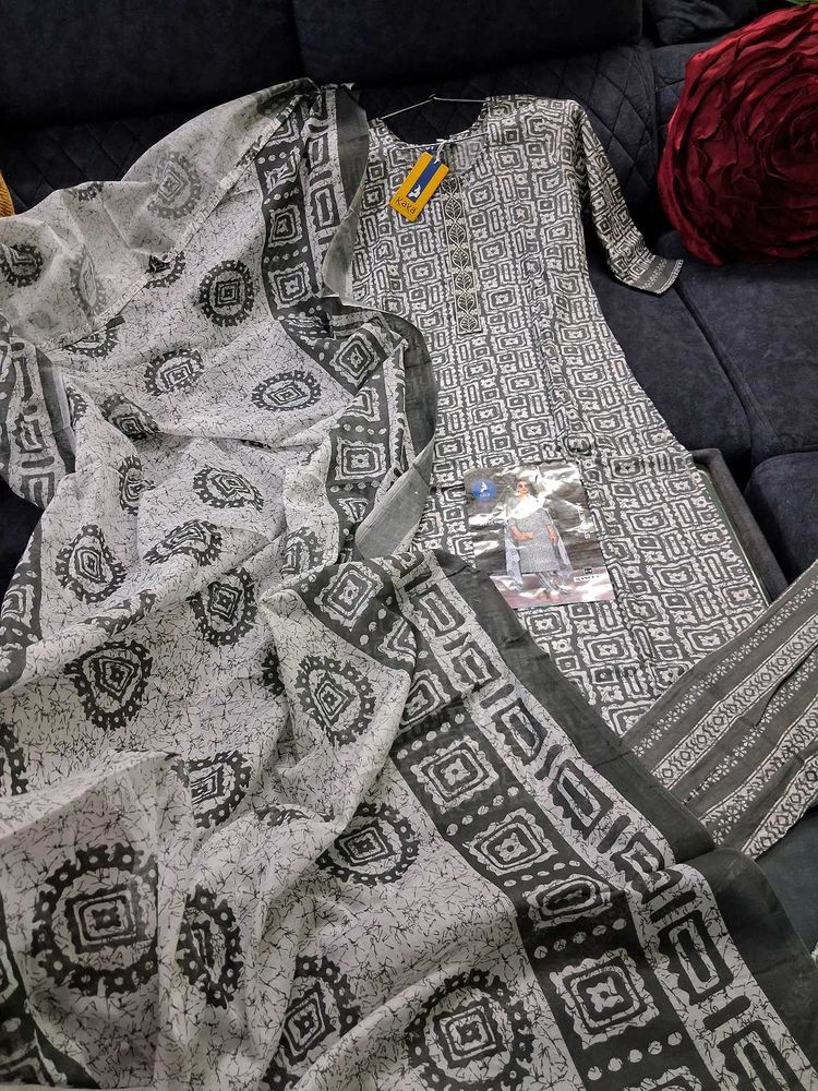 Elegant Printed Kurta Set m size