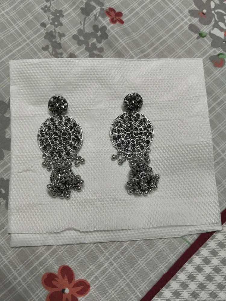 Stylish Jhumka Earrings