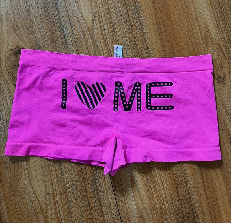 I ❤️ me Shorts Very Cute No Defects