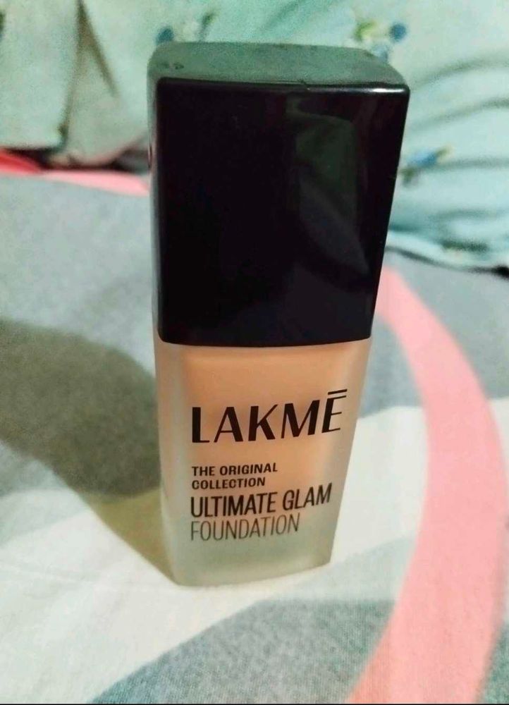 Lakme Invisible Finish SPF 8 Liquid Foundation, Sh