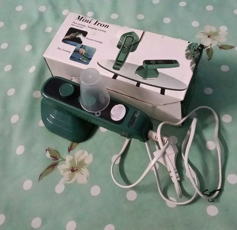 Mini Iron - Portable Steamer