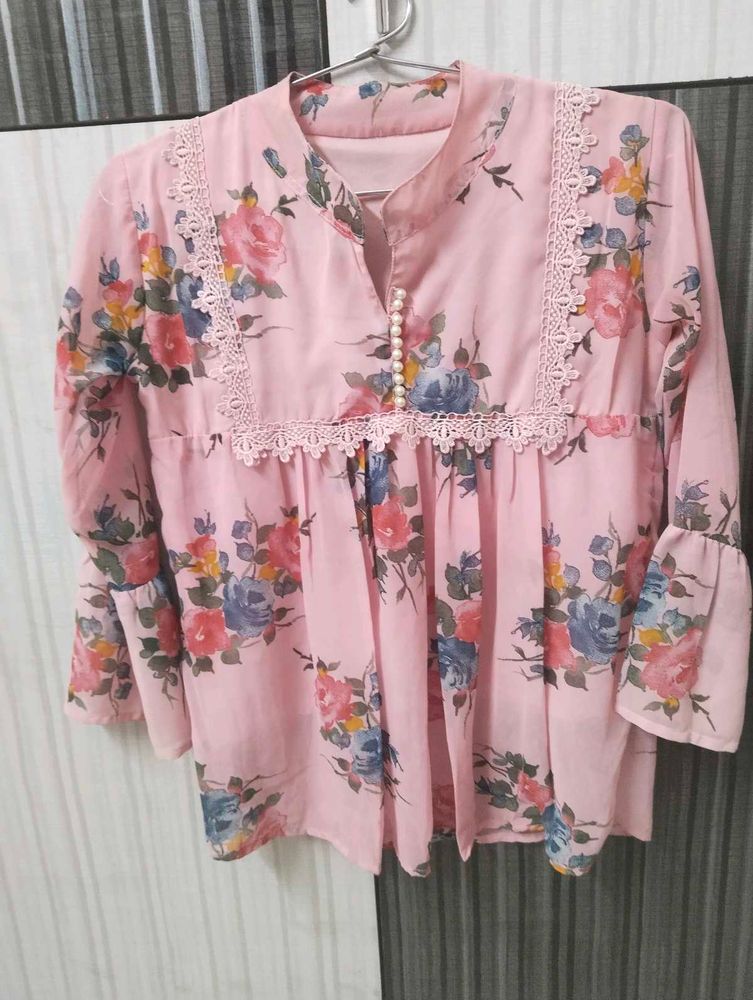 Floral Pink Top 🌸