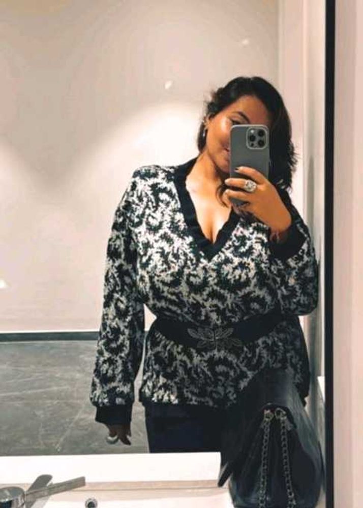 Patterned V-Neck Oversized glitter Top