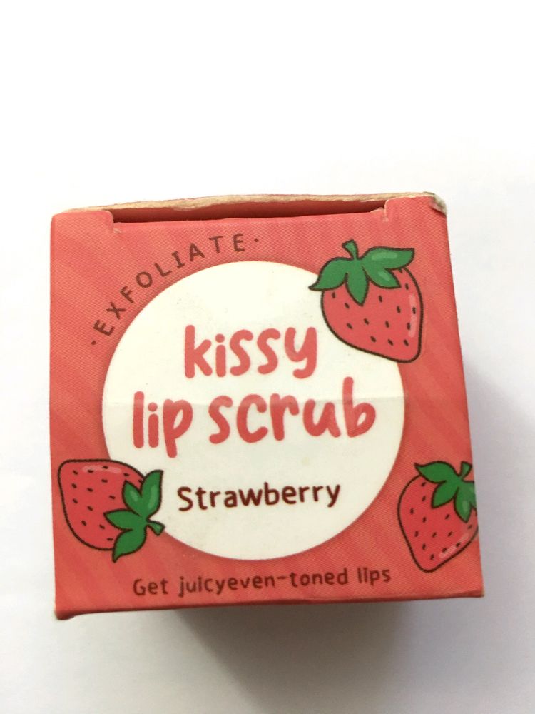 MINISO Kissy Lip Scrub - Strawberry🍓