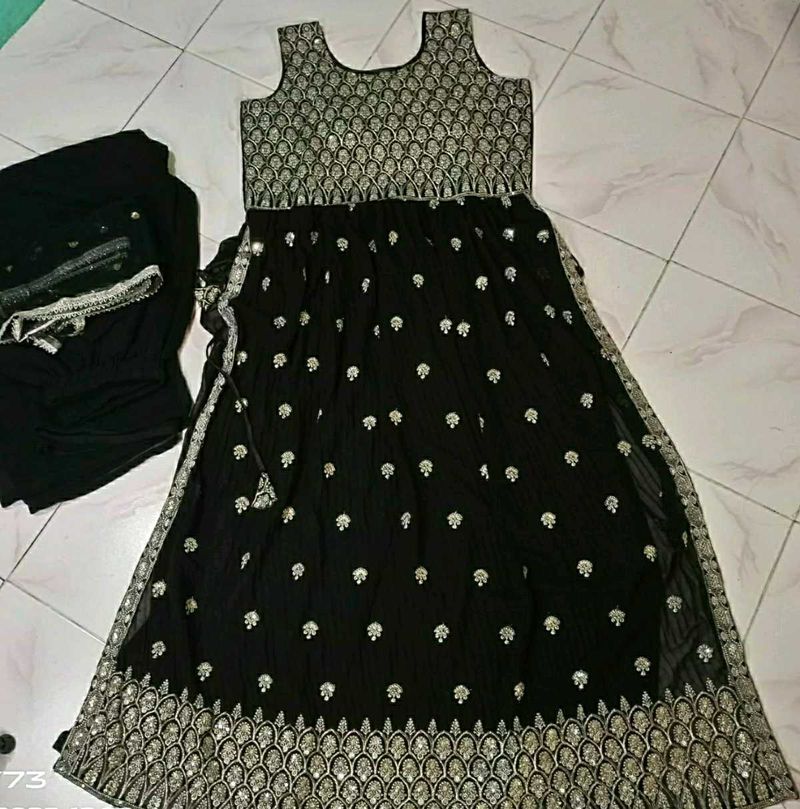 New Naira Suit Black