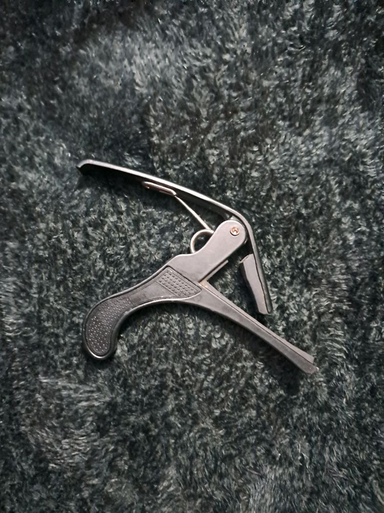 Music Gallery Clutch Guitar Capo (black)