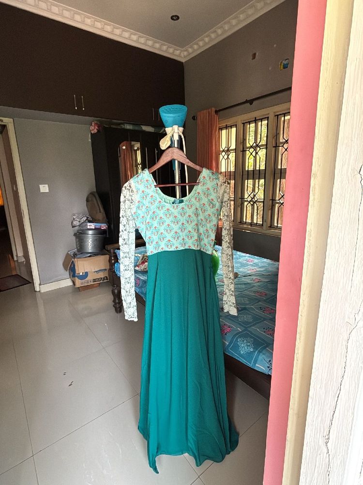 Women Gown Set