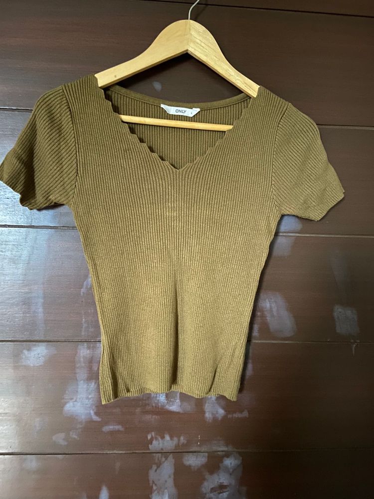 ONLY Women’s Ribbed V Neck Top (S)