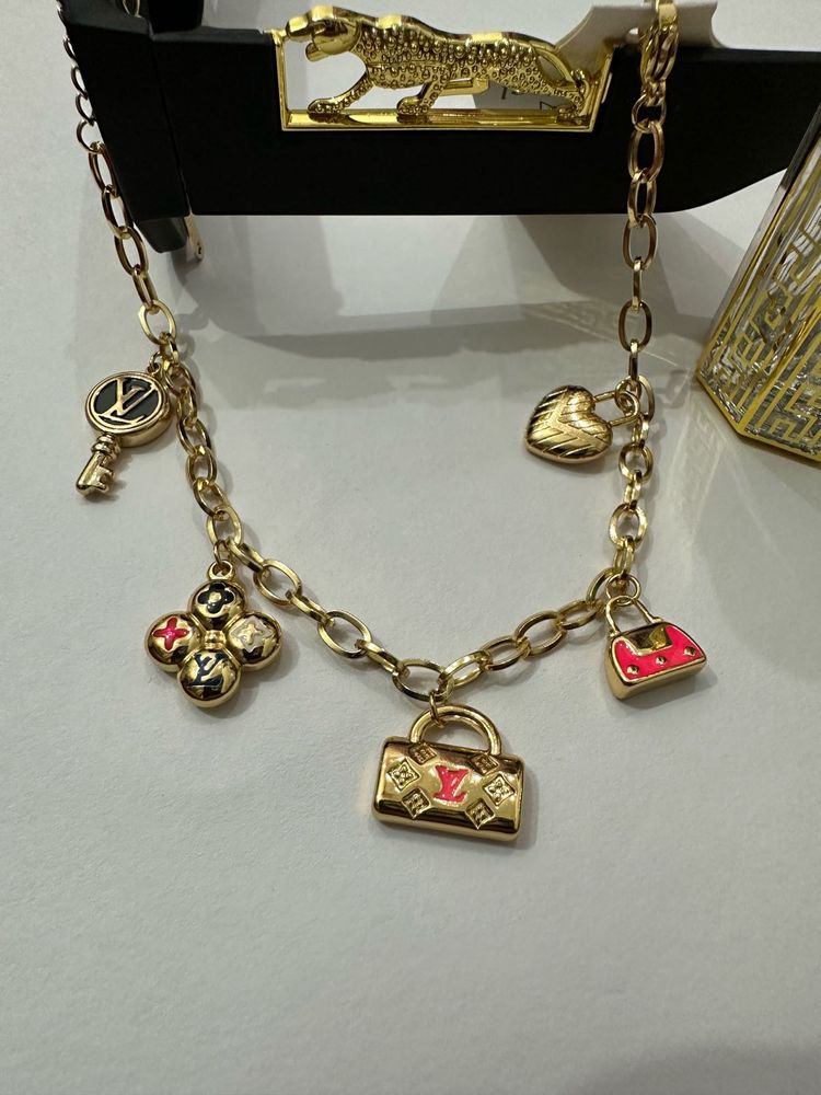 Charm LV Hanging Bracelet Anti Tarnish Luxury
