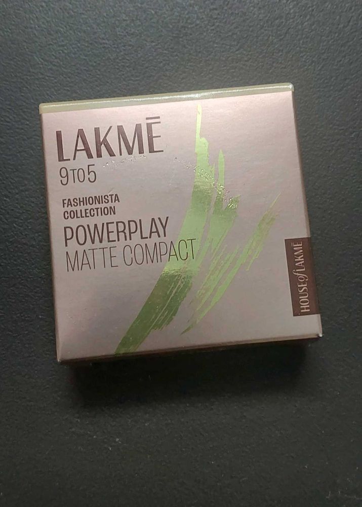 Lakme 9 to 5 compact