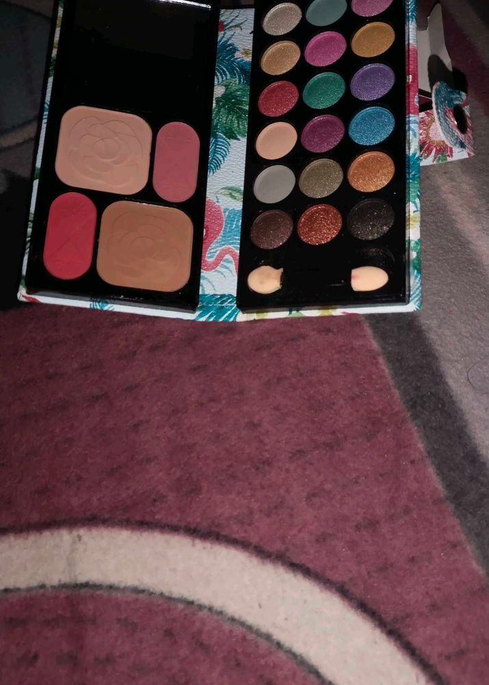 Wallet Eyeshadow