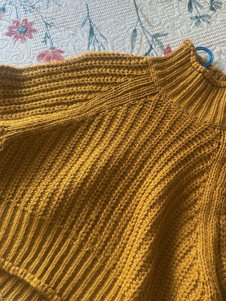 H&amp;M Mustard Knit Turtleneck Sweater