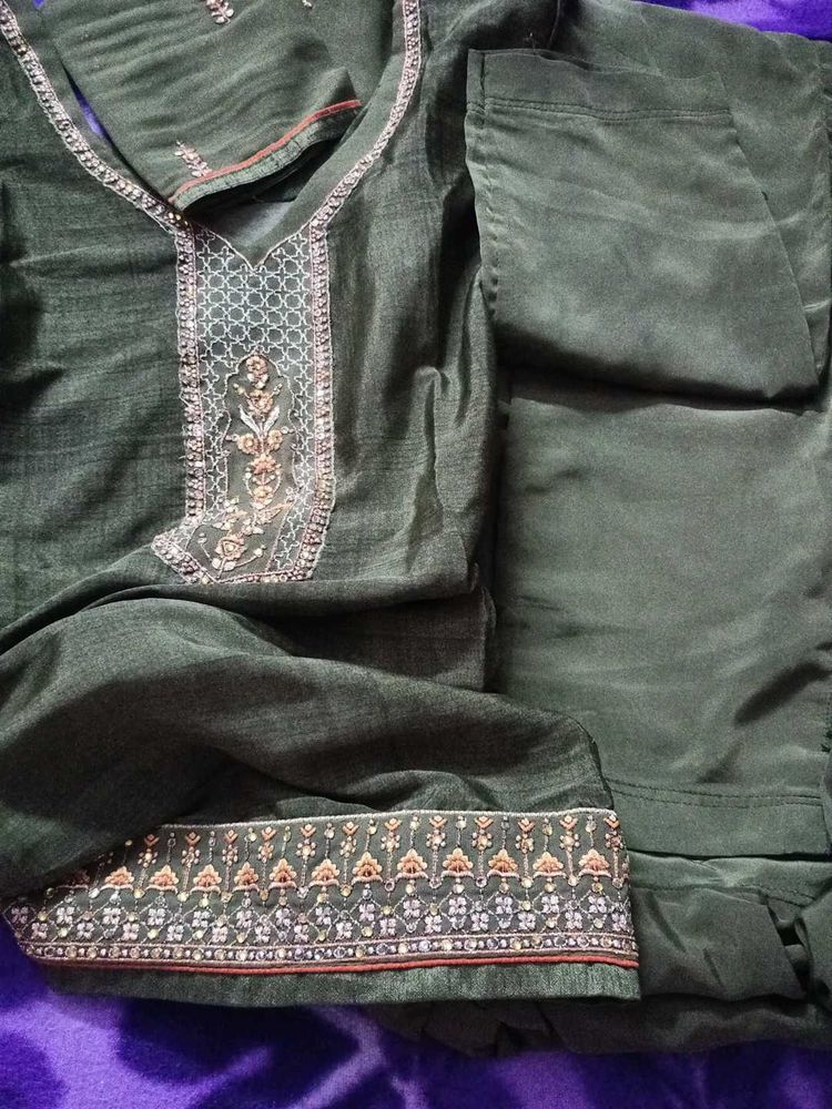 Elegant Green Embroidered Salwar Kameez