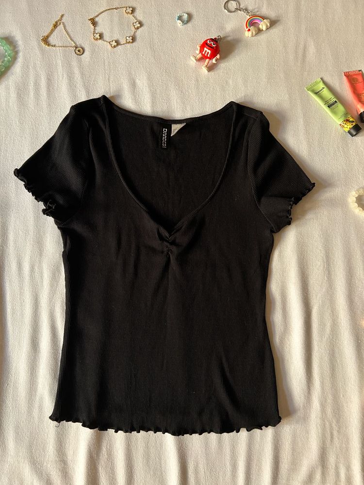 H&amp;M  Black Ribbed V-Neck Top With Lettuce Trimming