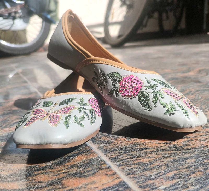 Brand New Juttiii For Suit And Ethnic Wear