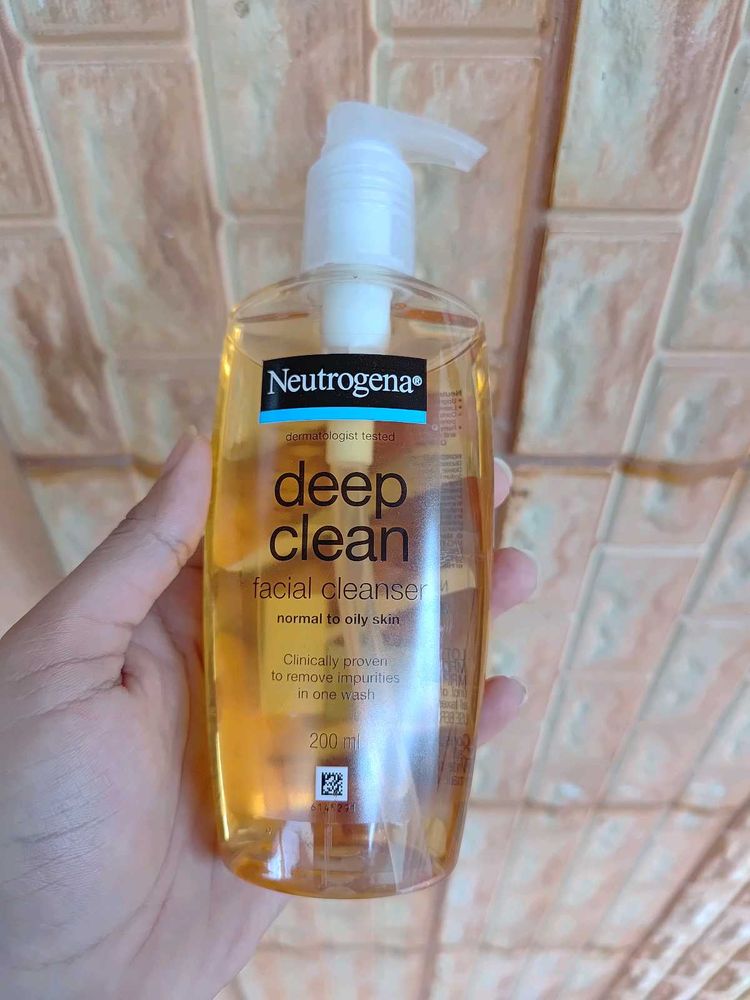 Neutrogena Deep Clean Face Wash
