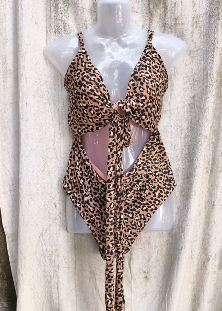 42119. Leopard Print Swimsuit