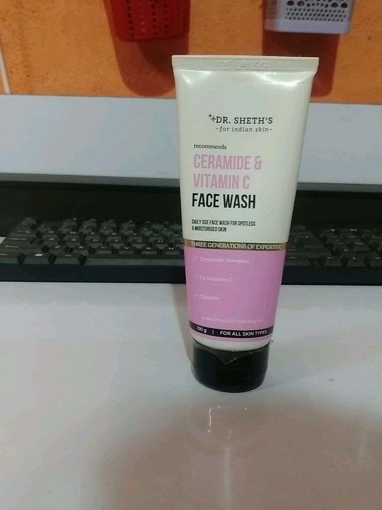 Dr .Sheths Ceramide &amp; Vitamin C Face Wash