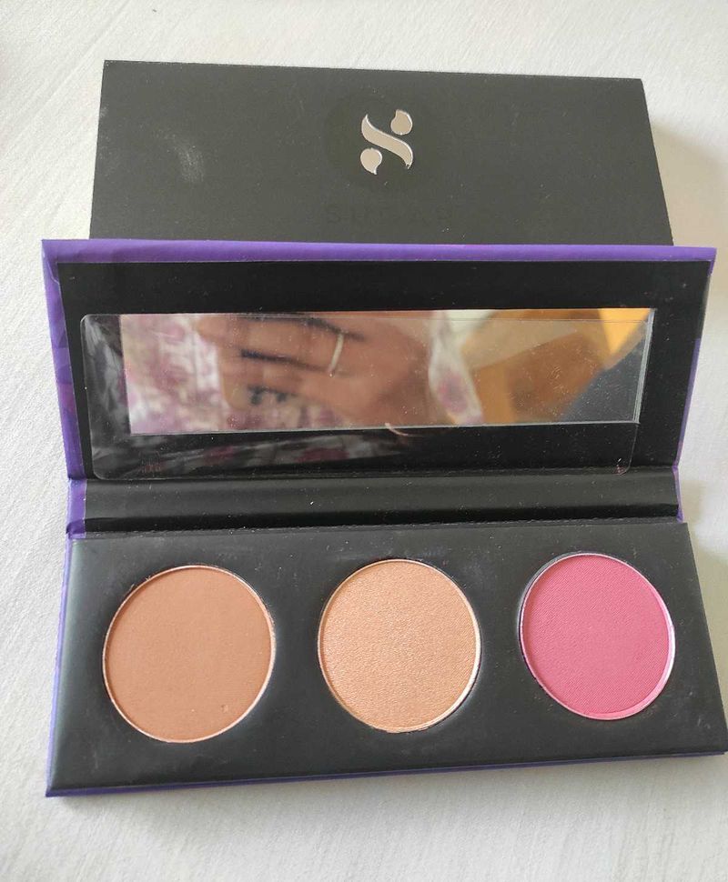 Blush Highlighter And Contour Palette with Mirror
